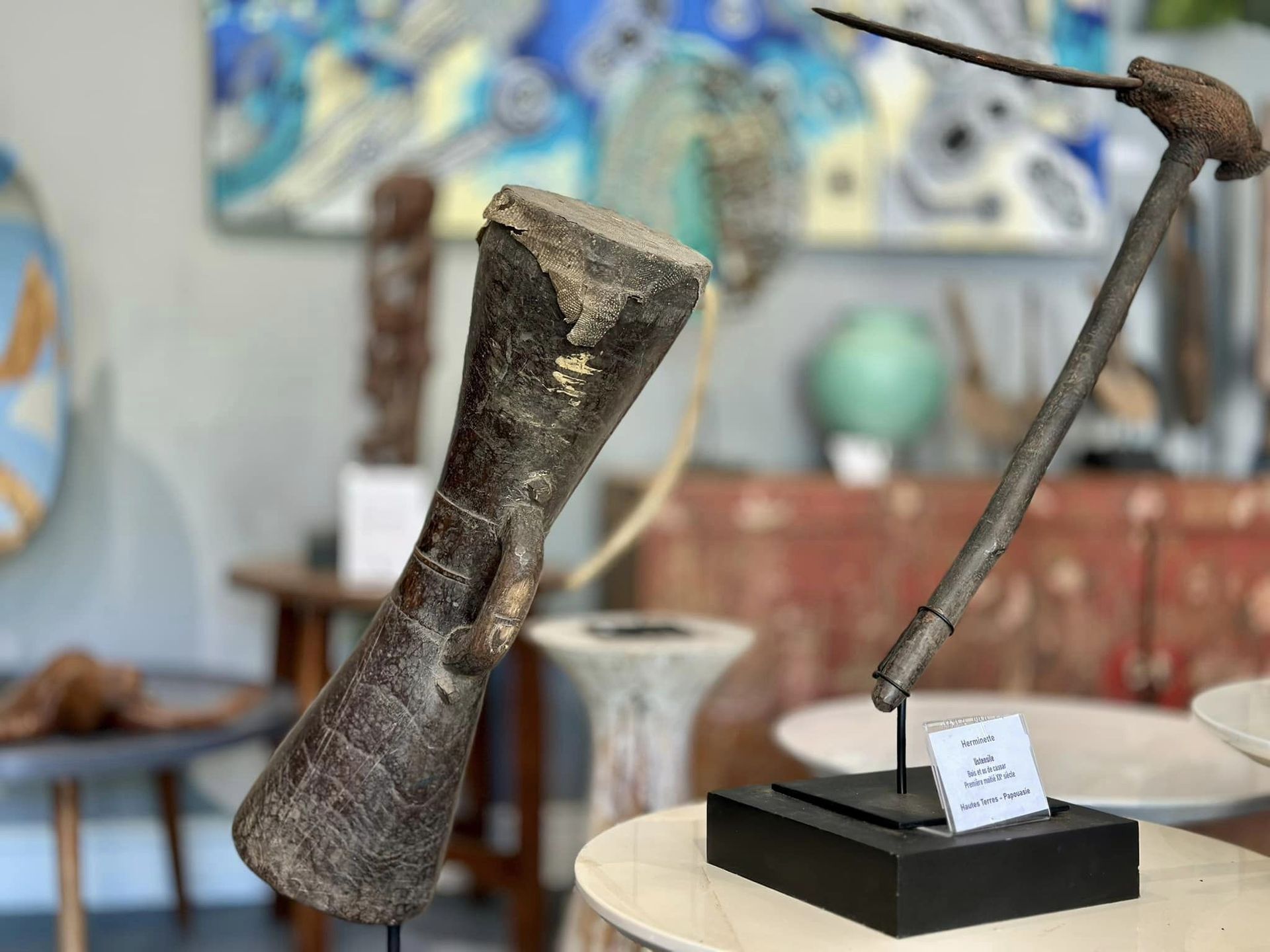 Herminette cérémonielle en bois et pierre de Papouasie-Nouvelle-Guinée, art océanien